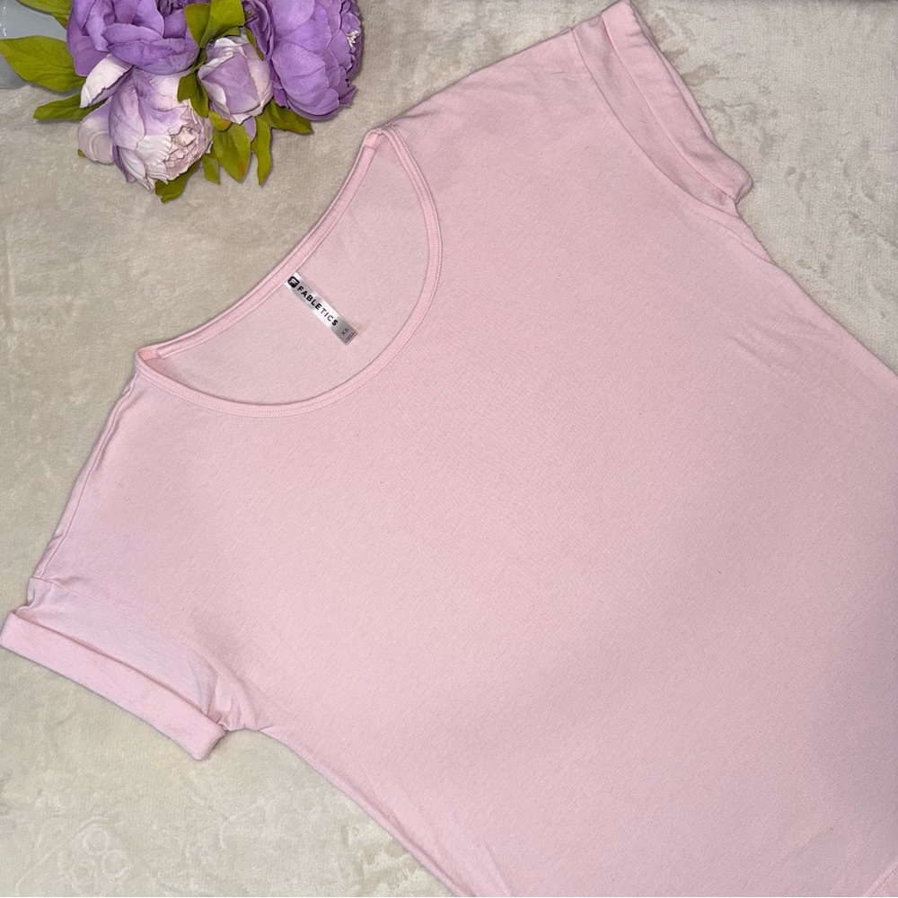 Fabletics Light Pink Athletic Short Sleeve T-shirt